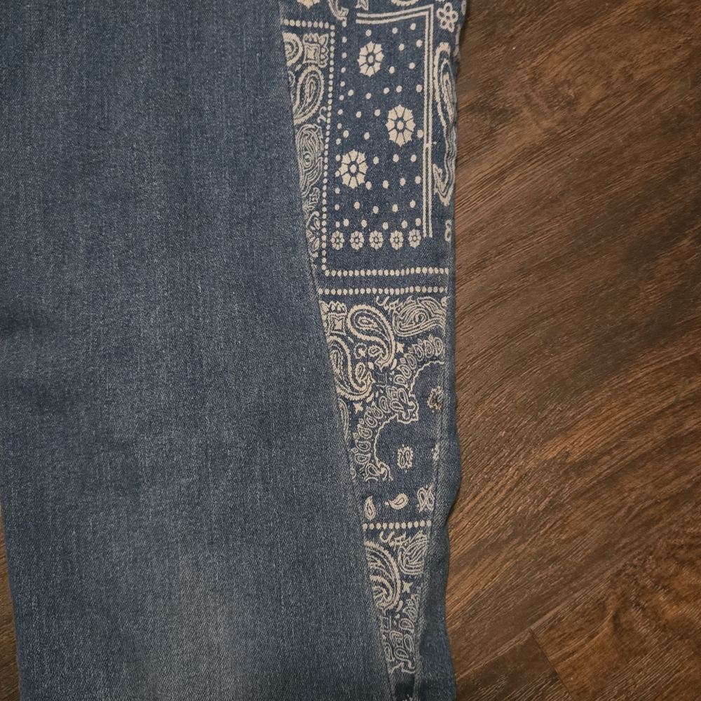 Blue Paisley Flare Women Jeans - Picture 3 of 3
